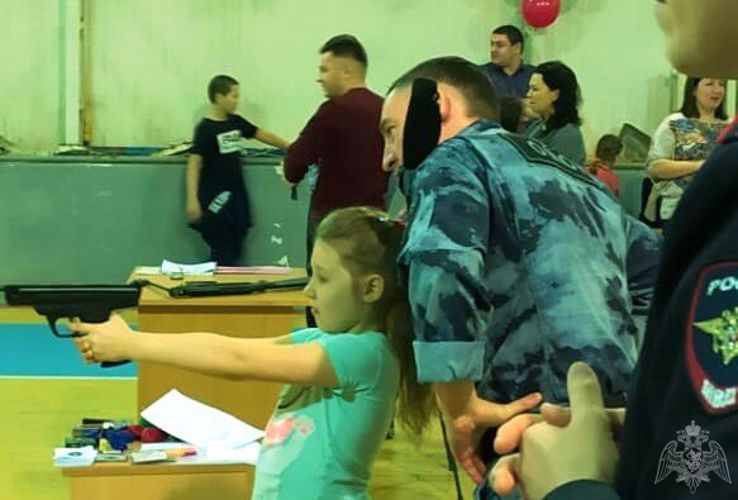 В Тюмени семья сотрудников ОМОН стала чемпионом регионального турнира по стрельбе из пневматического оружия
