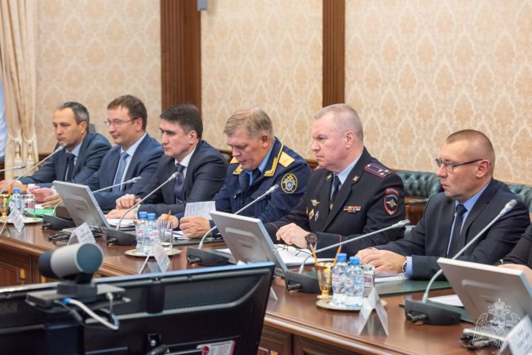 Начальник Управления Росгвардии по Тюменской области принял участие в заседании комиссии по противодействию коррупции в правительстве Тюменской области.