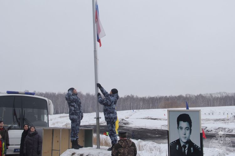 В Тюмени сотрудники Росгвардии приняли участие в зимнем конкурсе профессионального мастерства, посвященном памяти капитана милиции Вадима Колпащикова