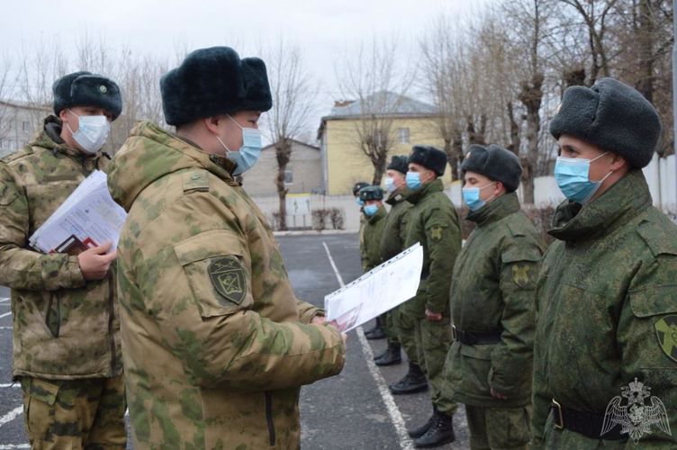 В кинологическом центре Уральского округа Росгвардии состоялось чествование увольняемых в запас военнослужащих