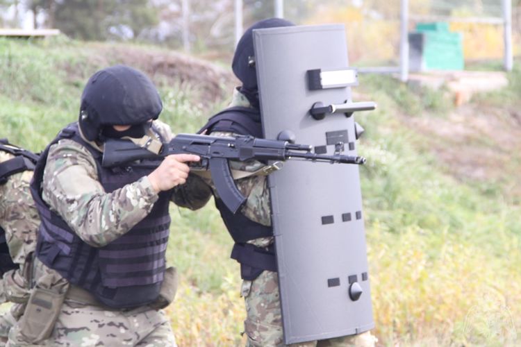 В Тюмени сотрудники СОБР отмечают свой профессиональный праздник