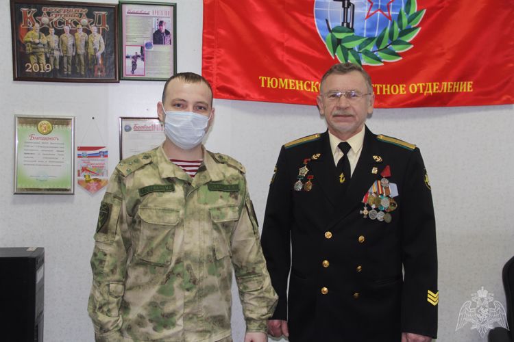 В Тюмени представители Росгвардии поздравили воинов – интернационалистов и почтили память погибших в афганской войне