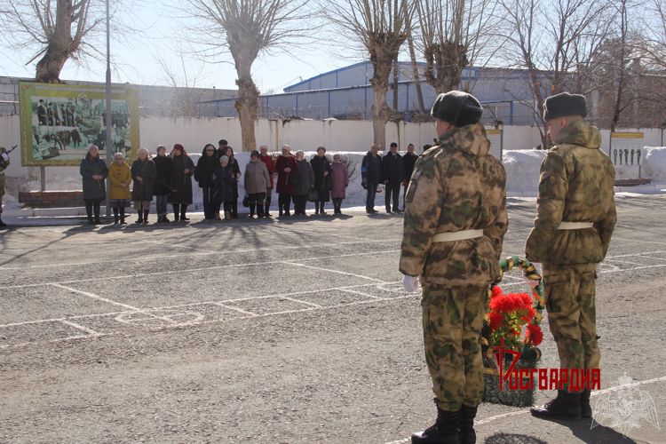 В Тюмени в кинологическом центре Уральского округа Росгвардии торжественно открыт мемориальный постамент павшим воинам (видео)
