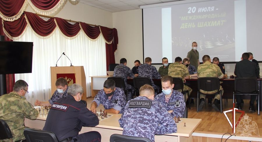 В Международный день шахмат представители Росгвардии в Тюмени провели традиционный шахматный турнир 
