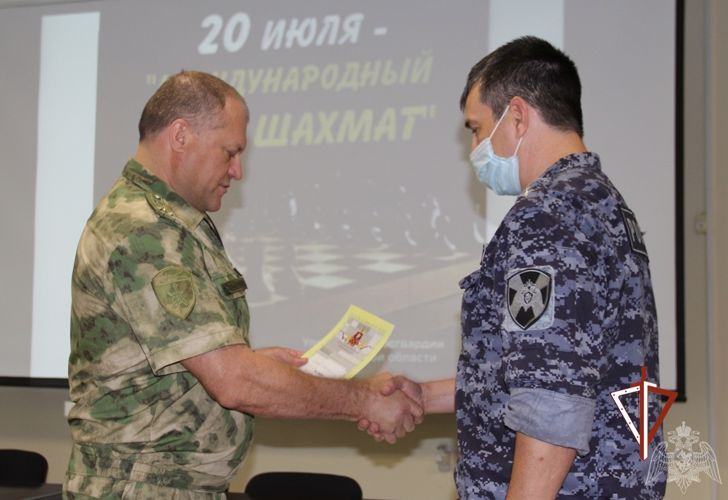 В Международный день шахмат представители Росгвардии в Тюмени провели традиционный шахматный турнир 