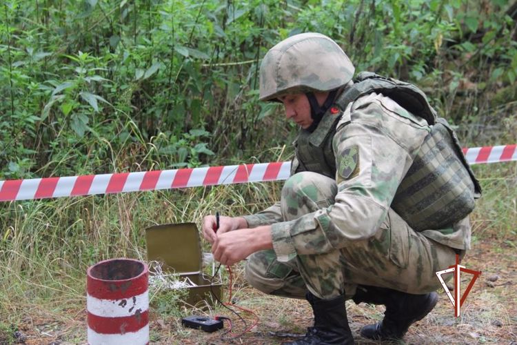 В Тюмени взрывотехники и сапёры Росгвардии отработали практические действия в рамках полевого выхода