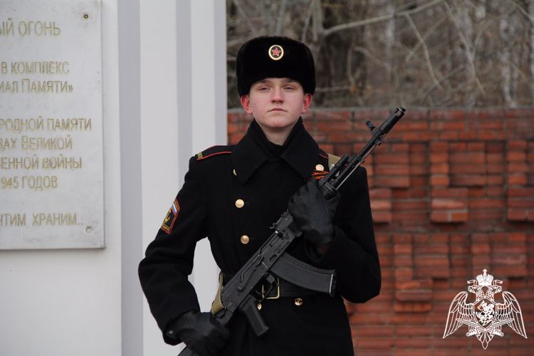 Военнослужащие и кадеты Росгвардии в Тюмени почтили память павших солдат Великой Отечественной войны 