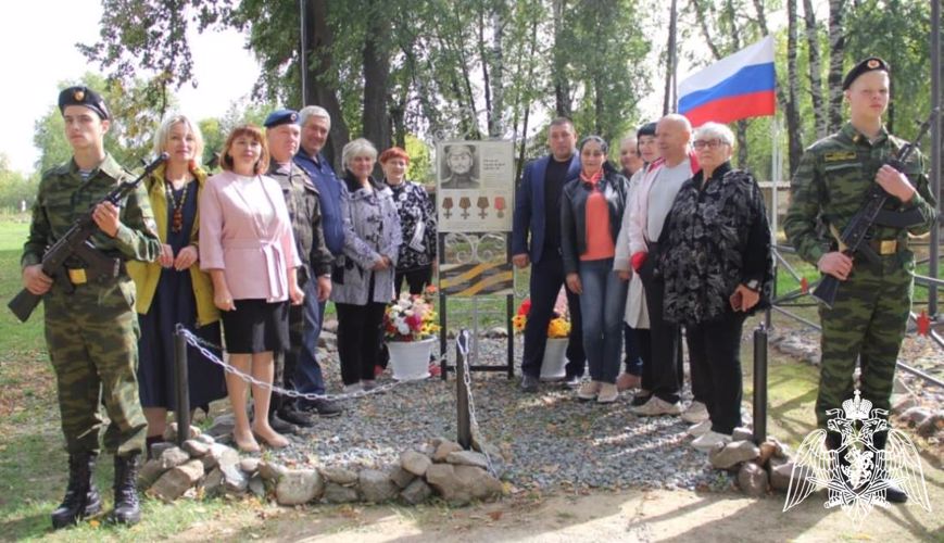 Мемориальную плиту в честь Георгиевского кавалера - прадеда командира тюменского СОБР открыли в Вагайском районе