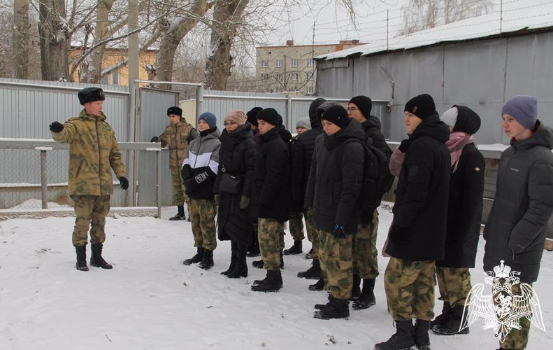 День открытых дверей для подшефной группы кадет состоялся в тюменском кинологическом центре Уральского округа Росгвардии 