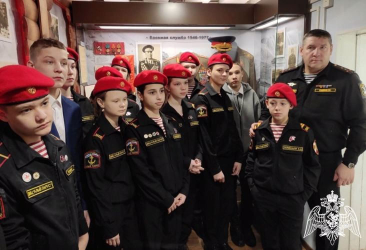 Офицеры и кадеты подшефных ведомству групп в Тюменской области приняли участие в памятных мероприятиях в День полного освобождения Ленинграда от фашистской блокады