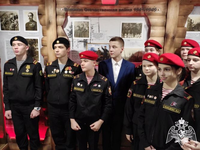Офицеры и кадеты подшефных ведомству групп в Тюменской области приняли участие в памятных мероприятиях в День полного освобождения Ленинграда от фашистской блокады