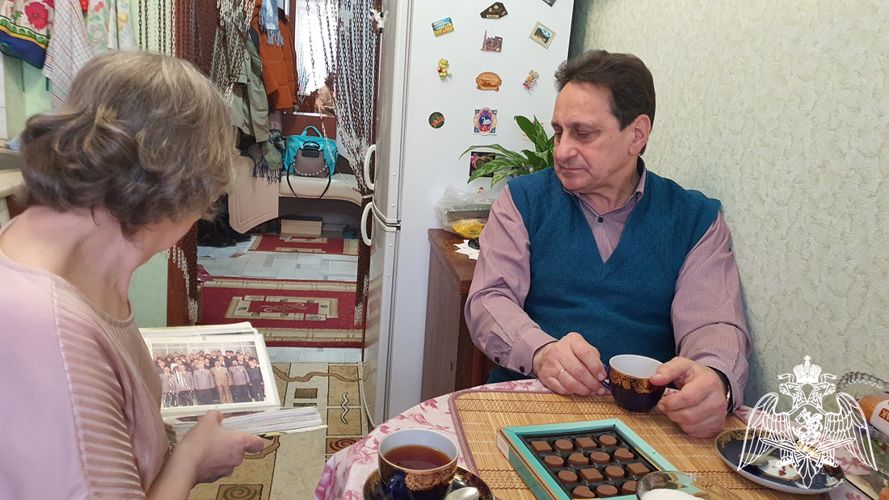 Начальник территориального управления Росгвардии и офицеры поздравили тюменского ветерана службы с 70-летним юбилеем 
