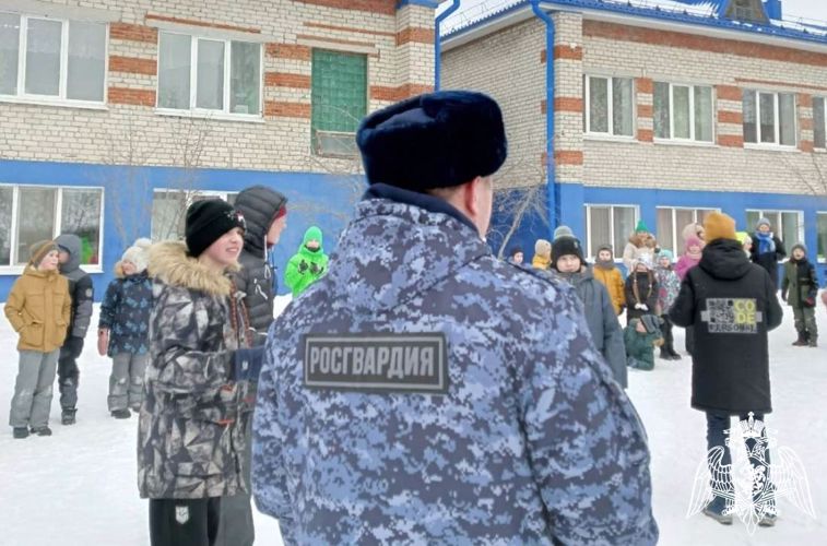Патриотические мероприятия в рамках «Недели мужества» проводят росгвардейцы в Тюменской области