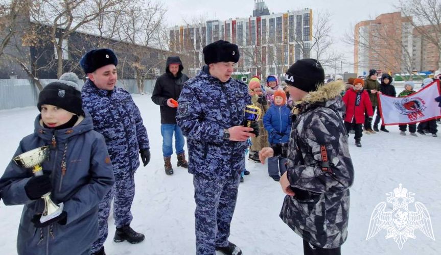 Патриотические мероприятия в рамках «Недели мужества» проводят росгвардейцы в Тюменской области