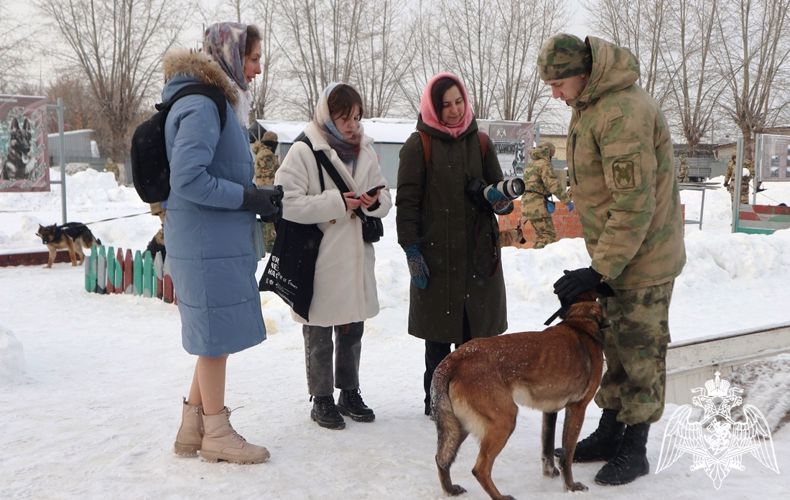 В кинологическом центре Уральского округа Росгвардии организован пресс-тур для тюменских журналистов