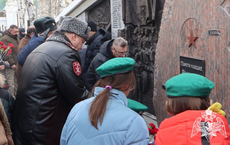 Начальник территориального управления Росгвардии, ветераны и личный состав ведомства в Тюменской области поздравили ветеранов боевых действий и почтили память погибших в афганской войне
