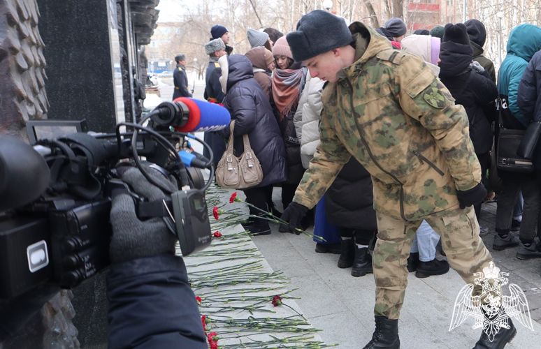 Начальник территориального управления Росгвардии, ветераны и личный состав ведомства в Тюменской области поздравили ветеранов боевых действий и почтили память погибших в афганской войне
