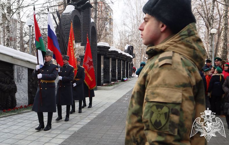 Начальник территориального управления Росгвардии, ветераны и личный состав ведомства в Тюменской области поздравили ветеранов боевых действий и почтили память погибших в афганской войне