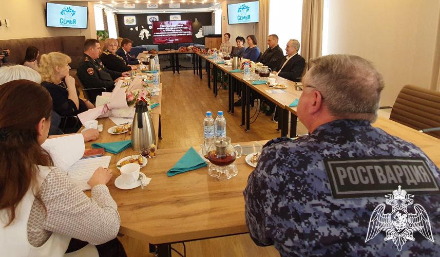Руководство тероргана Росгвардии в Тюмени встретились с семьями бойцов погибших в разные годы