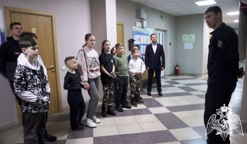 Патриотические мероприятия для  тюменских школьников проводят  офицеры Росгвардии