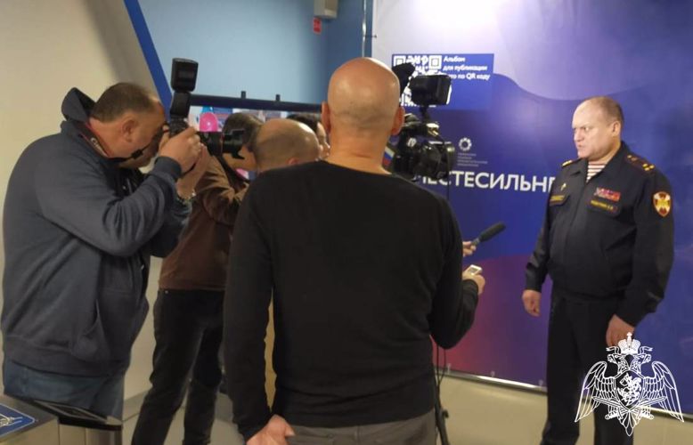 Росгвардия в Тюмени стала соорганизатором мультимедийного фото-проекта «#ВместеСильнее»