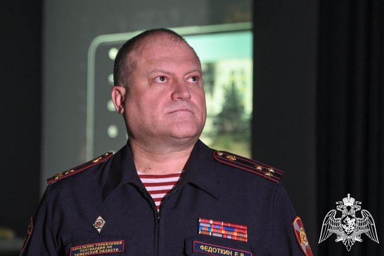 Росгвардия в Тюмени стала соорганизатором мультимедийного фото-проекта «#ВместеСильнее»