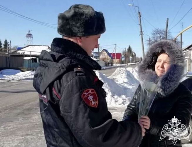 Традиционная ведомственная акция «Весенний комплимент от Росгвардии» проходит в Тюменской области