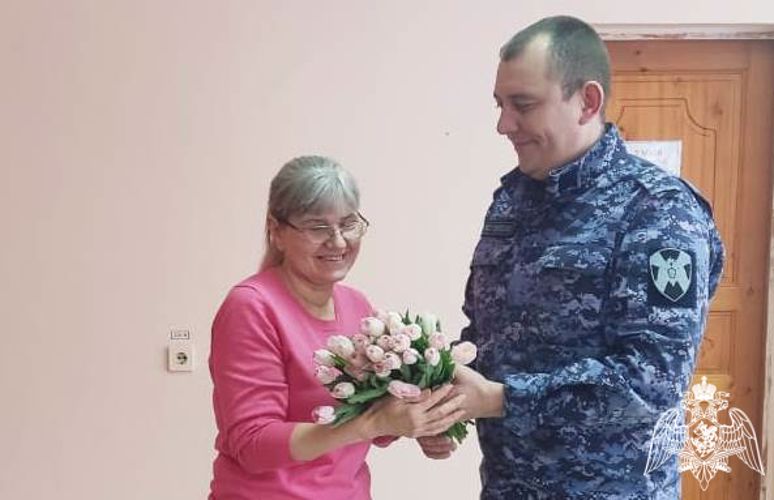 Традиционная ведомственная акция «Весенний комплимент от Росгвардии» проходит в Тюменской области