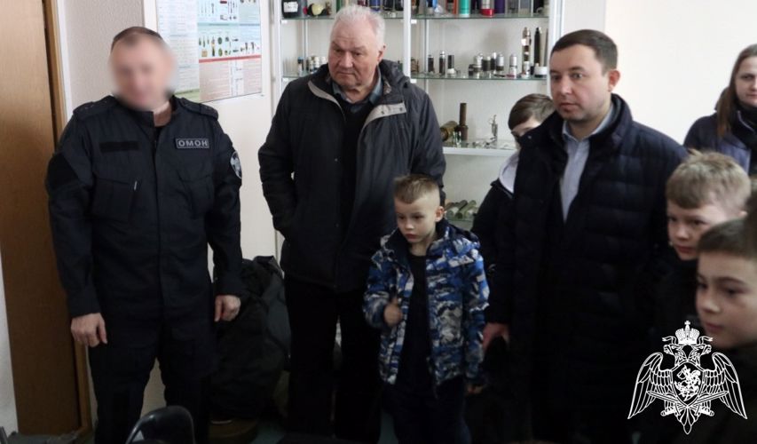Патриотические мероприятия для  тюменских школьников проводят  офицеры Росгвардии