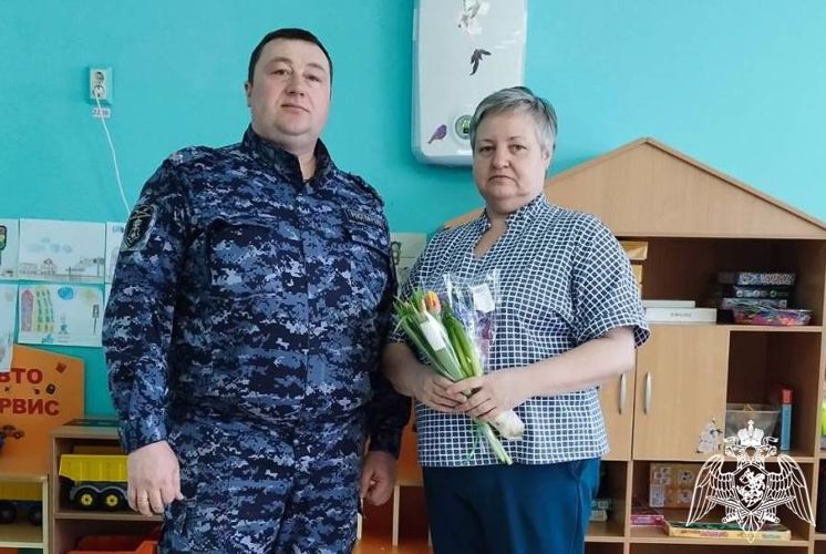 Традиционная ведомственная акция «Весенний комплимент от Росгвардии» проходит в Тюменской области
