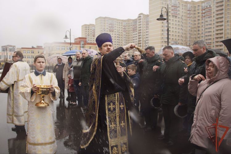 В главном храме Росгвардии состоялся благодарственный молебен с крестным ходом, посвящённые Дню войск национальной гвардии РФ