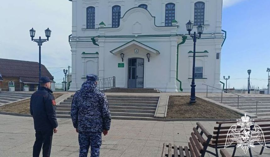 Росгвардия в Тюменской области обеспечила охрану правопорядка и безопасность граждан во время празднования православного Вербного воскресенья