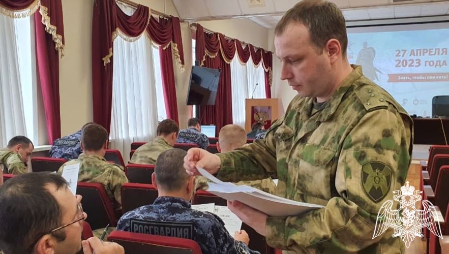 Более 200 росгвардейцев и кадет написали «Диктант Победы» в Тюменской области