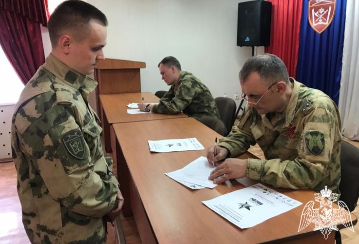 Более 200 росгвардейцев и кадет написали «Диктант Победы» в Тюменской области