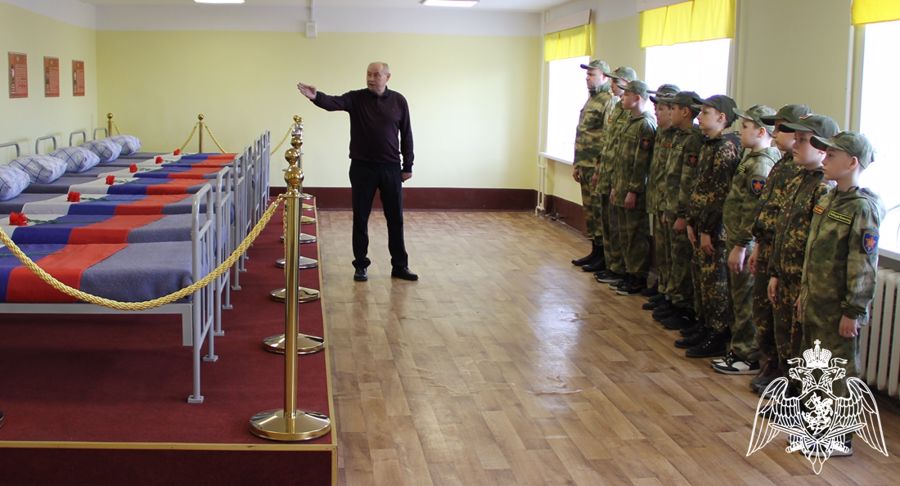 В тюменском кинологическом центре Уральского округа Росгвардии побывали курсанты «Гвардейской смены» из Югры