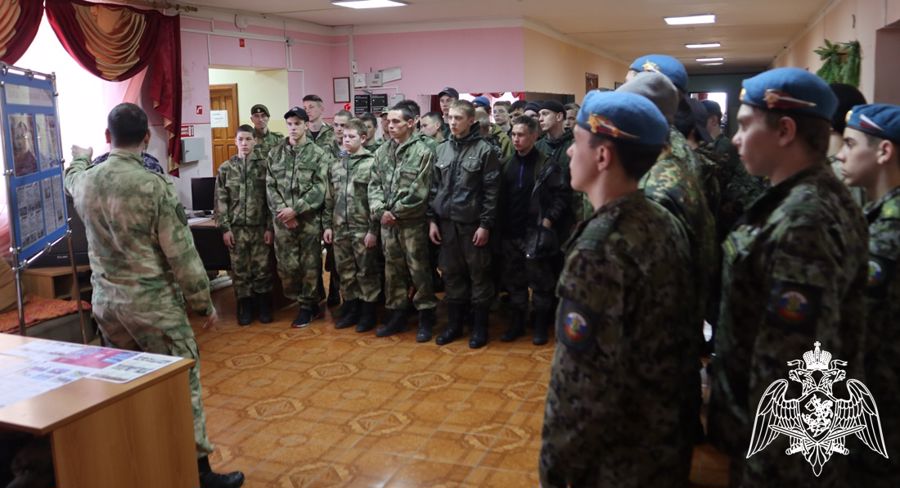 Ветераны Росгвардии организовали для тюменских школьников военно-спортивное мероприятие