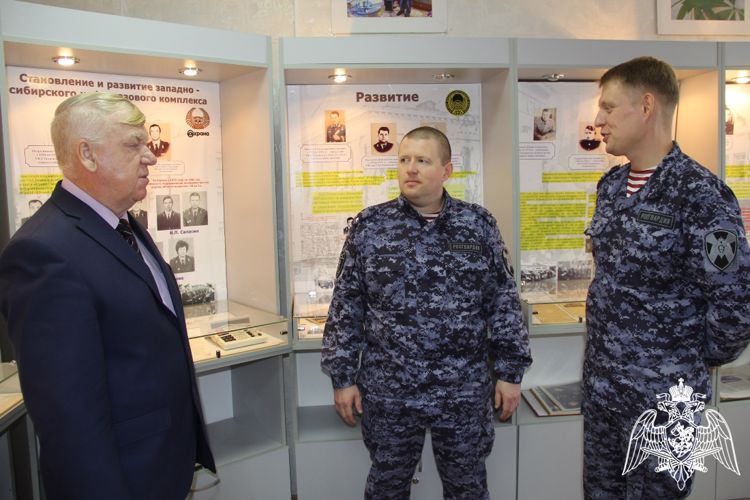 Ветеранов войск правопорядка чествуют в Тюменской области 