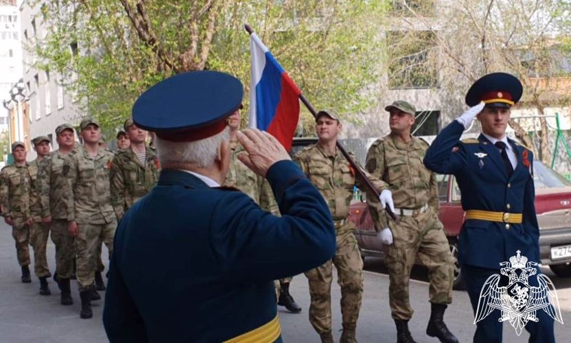 Росгвардия в Тюмени поздравила персональными парадами ветеранов Великой Отечественной войны