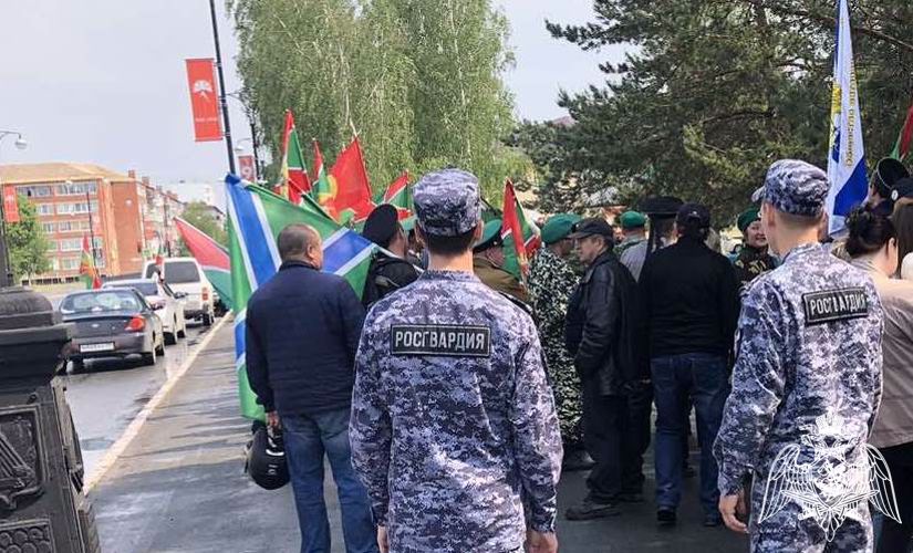 Росгвардия приняла участие в обеспечении безопасности в Тюменской области во время проведения мероприятий посвящённых Дню пограничника