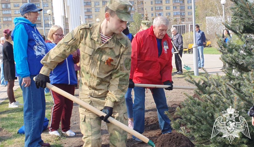Ветеран Росгвардии стал инициатором создания Аллеи "Бессмертного полка" в Тюмени