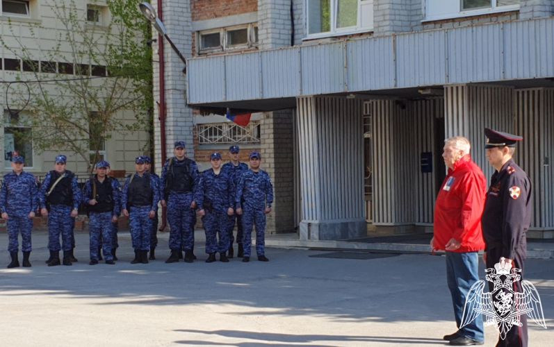 Сотрудники и ветераны Росгвардии в Тюменской области присоединились к всероссийской акции «Бессмертный автополк» (видео)
