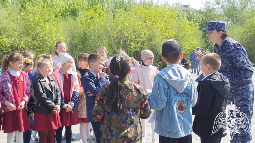 Ежегодный всероссийский ведомственный проект «Каникулы с Росгвардией» стартовал в Тюменской области
