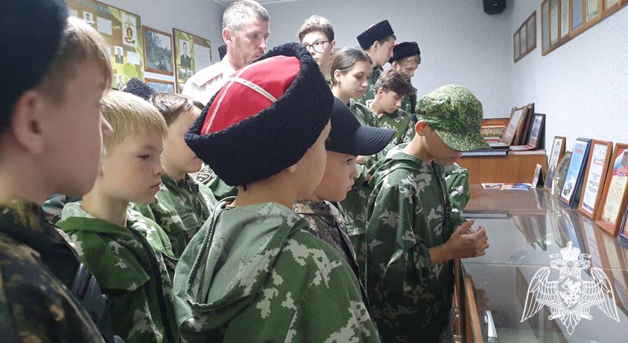 Тюменский СОБР поддержал всероссийский проект «Каникулы с Росгвардией»
