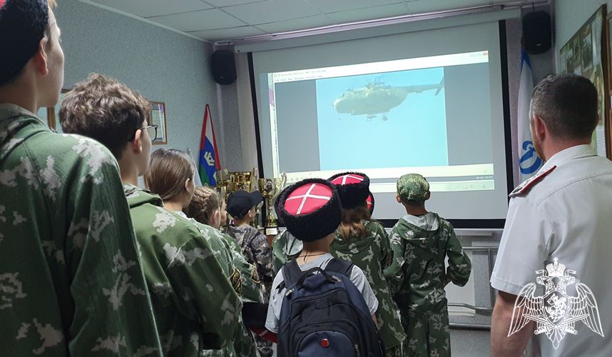 Тюменский СОБР поддержал всероссийский проект «Каникулы с Росгвардией»