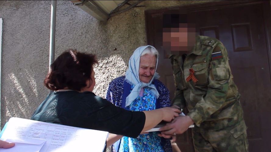 Росгвардейцы в канун Дня Победы навестили ветеранов Великой Отечественной войны в Херсонской области 