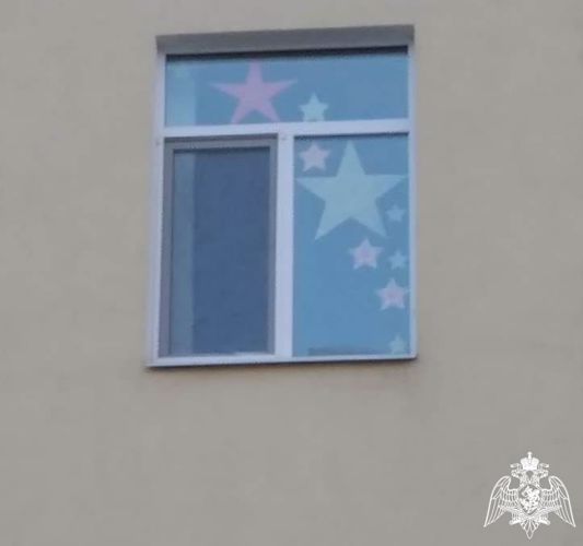 В День Победы росгвардейцы вместе с семьями приняли участие в акциях «Бессмертный автополк» и «Окна Победы»