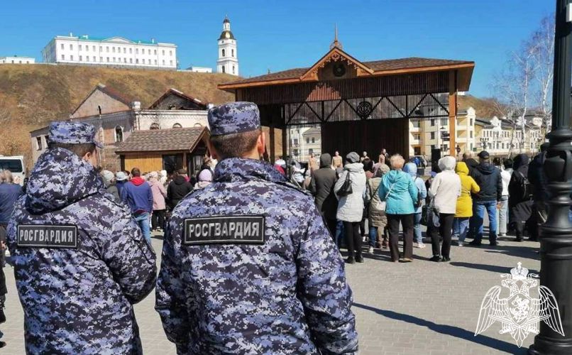 Росгвардейцы в Тюменской области приняли участие в обеспечении правопорядка и общественной безопасности в День весны и труда