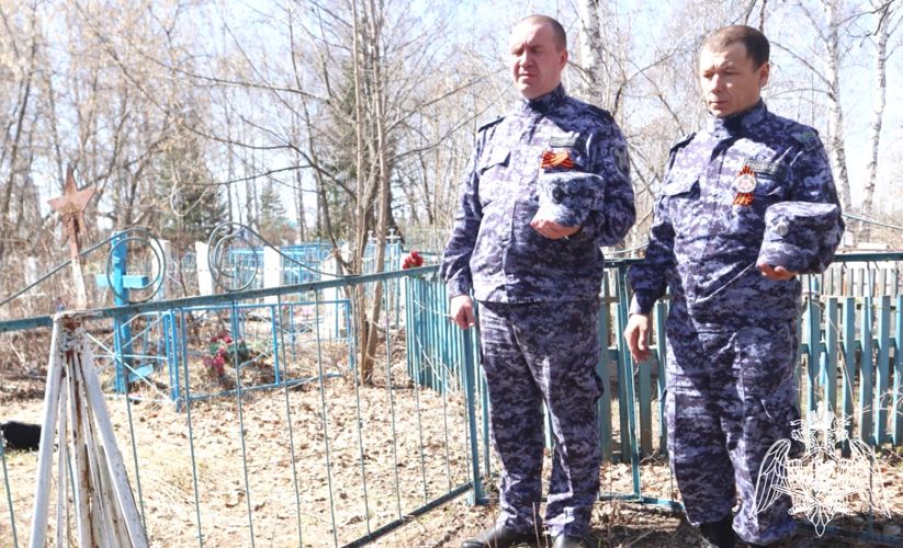 Росгвардейцы облагородили места захоронения участников Великой Отечественной войны в Тюменской области