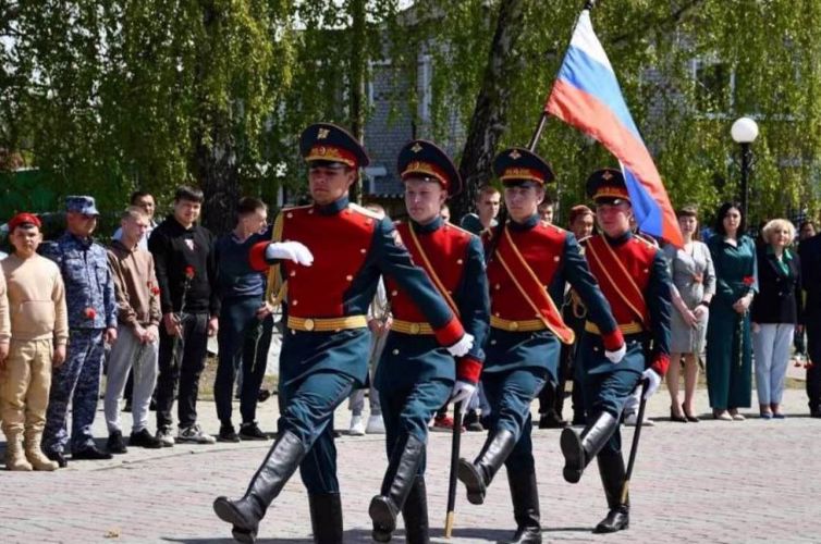 Росгвардейцы и кадеты в Тюменской области участвуют в военно-патриотических мероприятиях 
