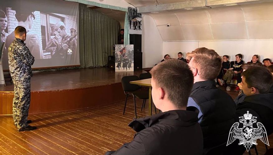Сотрудники Управления вневедомственной охраны провели ряд профориентационных встреч для подростков и молодежи в Тюмени